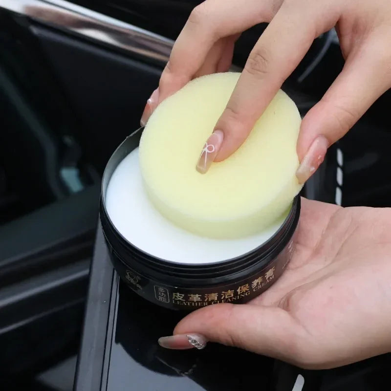 Manutenzione del sedile in pelle per auto